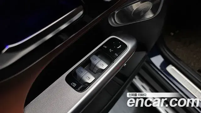 Mercedes-Benz GLC-Class 2024 — Photo 28/35