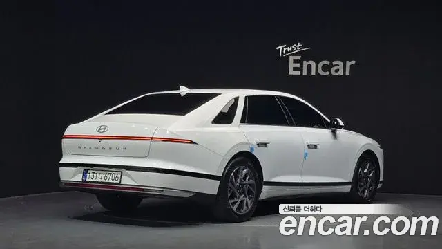 Hyundai Grandeur 2023 — Photo 2/20
