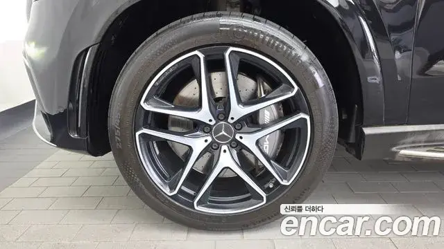 Mercedes-Benz GLE-Class 2022 — Фото 5/20