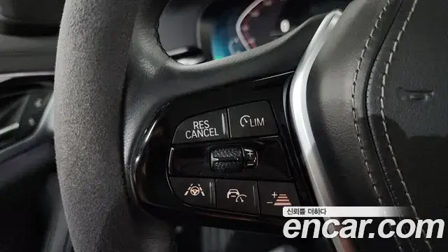 BMW 5 Series 2019 — Фото 17/20