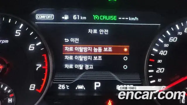 Kia Stinger 2018 — ფოტო 4/35