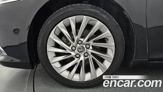 Lexus ES300h 2018 — Şəkil 5/20