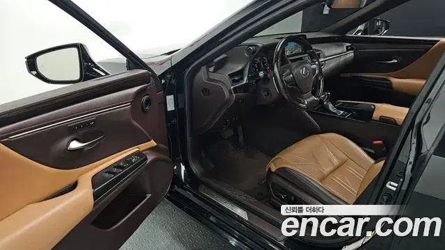 Lexus ES300h 2018 — Şəkil 11/20