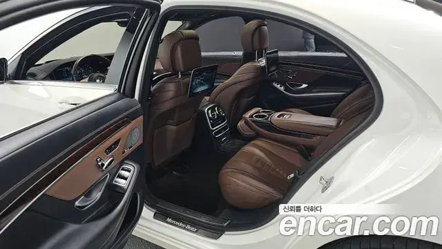 Mercedes-Benz S-Class 2018 — Фото 11/20