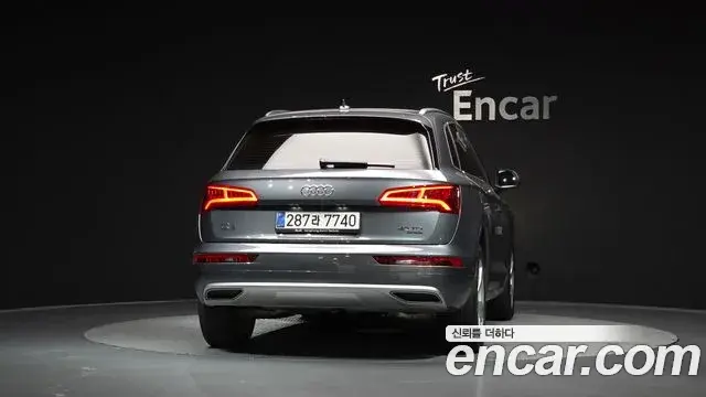 Audi Q5 2020 — Фото 4/20