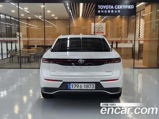 Toyota Crown Crossover 2023 — Şəkil 15/19