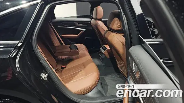 Audi A6 2023 — Фото 11/20