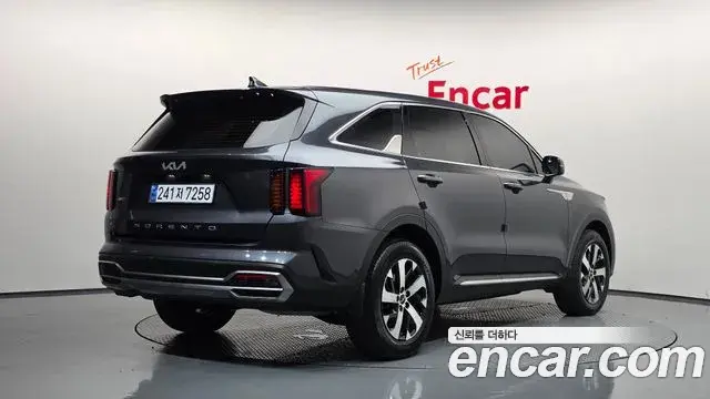 Kia Sorento 2021 — Photo 2/20