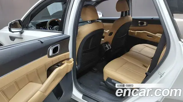 Kia Sorento 2021 — Фото 11/20