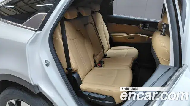 Kia Sorento 2021 — Фото 12/20