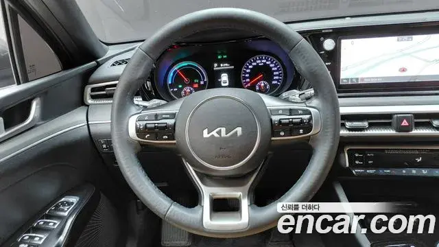 Kia K5 2021 — Фото 15/20