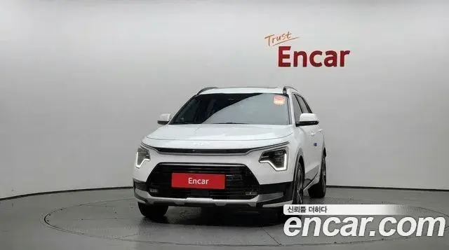 Kia Niro 2022 — Фото 3/20