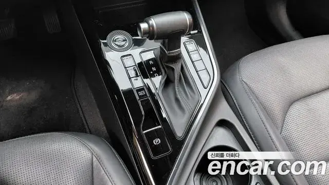 Kia Niro 2022 — Фото 9/20