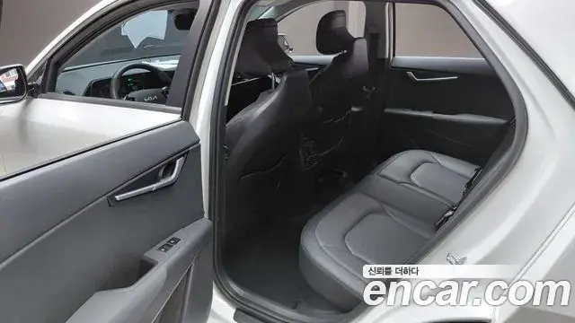 Kia Niro 2022 — Фото 12/20