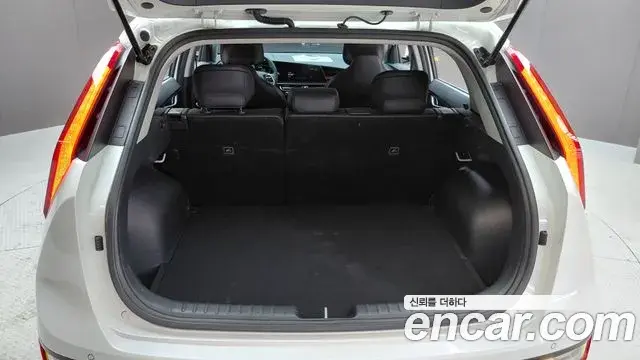 Kia Niro 2022 — Фото 16/20