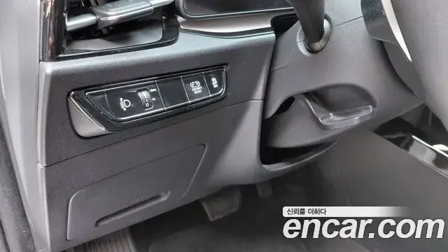 Kia Niro 2022 — Фото 18/20