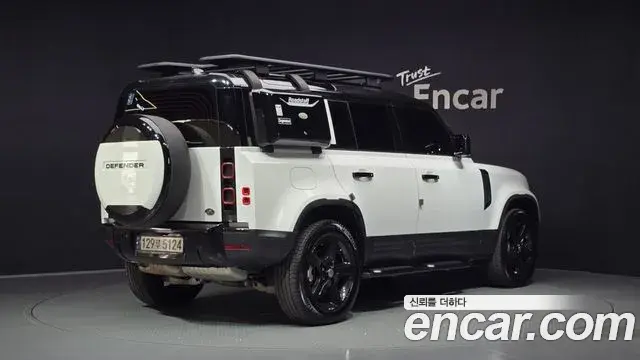 Land Rover Defender 2023 — Фото 2/20