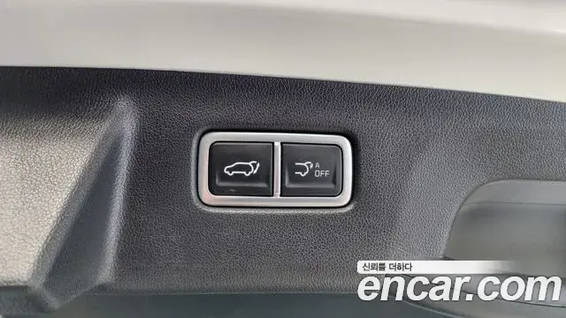 Kia Sorento 2023 — Фото 18/20