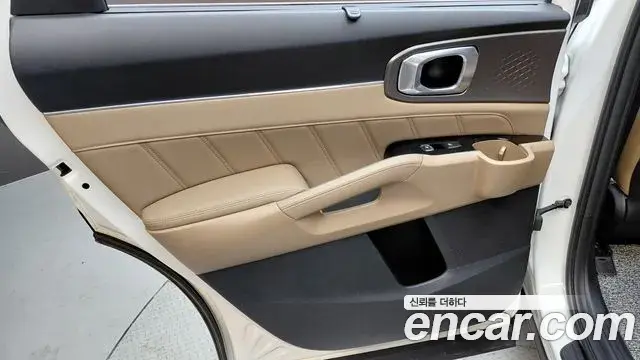 Kia Sorento 2023 — Şəkil 29/33