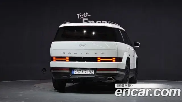 Hyundai Santa Fe 2023 — Photo 4/20
