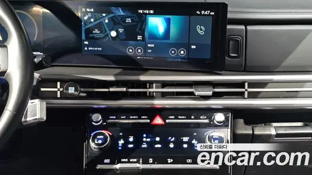 Hyundai Santa Fe 2023 — Photo 14/20