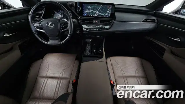 Lexus ES300h 2025 — Photo 35/37