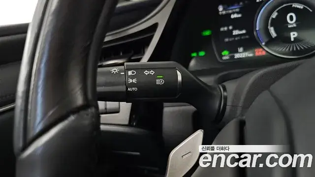 Lexus ES300h 2025 — Photo 18/37
