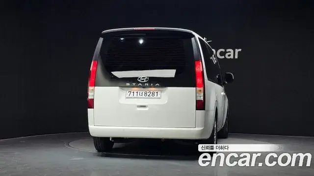 Hyundai Staria 2022 — Фото 4/20