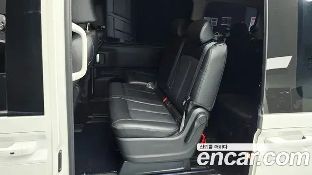 Hyundai Staria 2022 — Фото 12/20