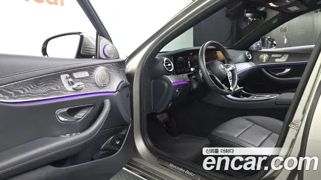 Mercedes-Benz E-Class 2022 — Фото 10/20