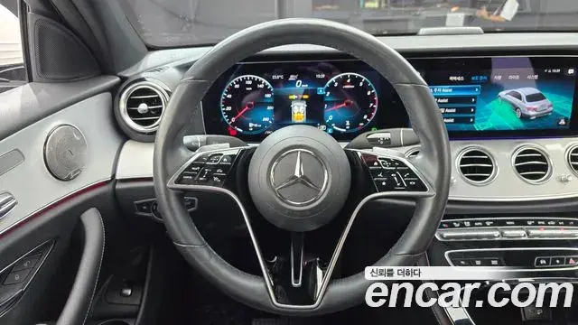 Mercedes-Benz E-Class 2021 — Фото 13/20
