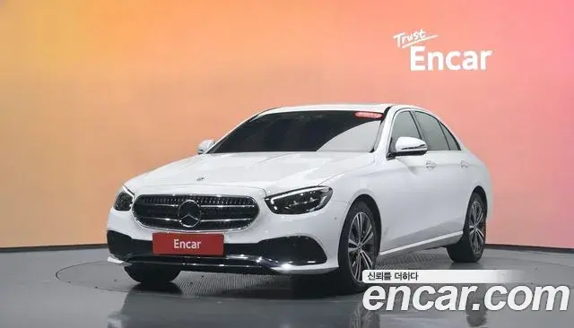 Mercedes-Benz E-Class 2021 — Фото 1/20