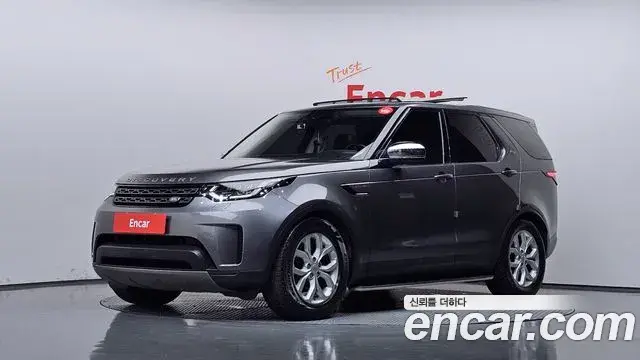 Land Rover Discovery 5 2018 — ფოტო 21/35