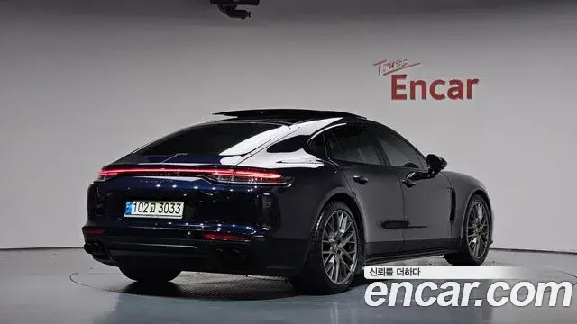 Porsche Panamera 2021 — Фото 2/20