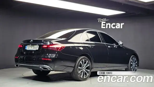 Mercedes-Benz E-Class 2020 — ფოტო 2/20