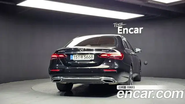Mercedes-Benz E-Class 2020 — ფოტო 4/20