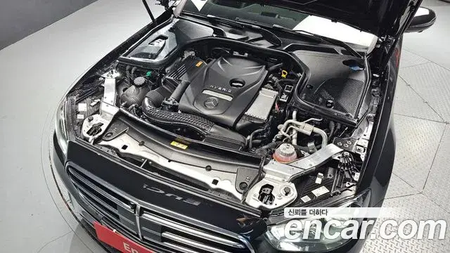 Mercedes-Benz E-Class 2020 — ფოტო 6/20