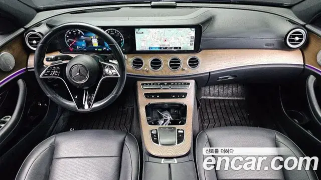 Mercedes-Benz E-Class 2020 — ფოტო 7/20