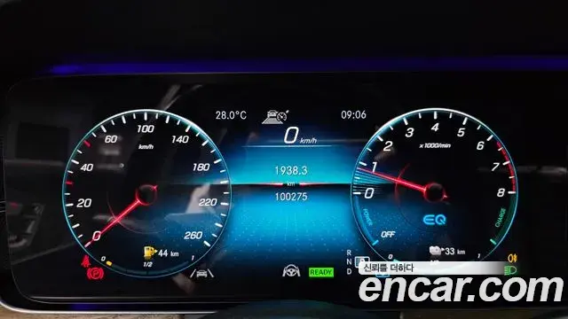 Mercedes-Benz E-Class 2020 — ფოტო 8/20