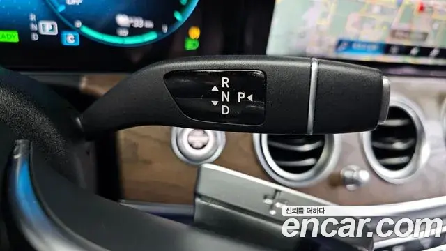Mercedes-Benz E-Class 2020 — ფოტო 9/20