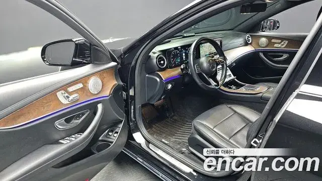 Mercedes-Benz E-Class 2020 — ფოტო 10/20