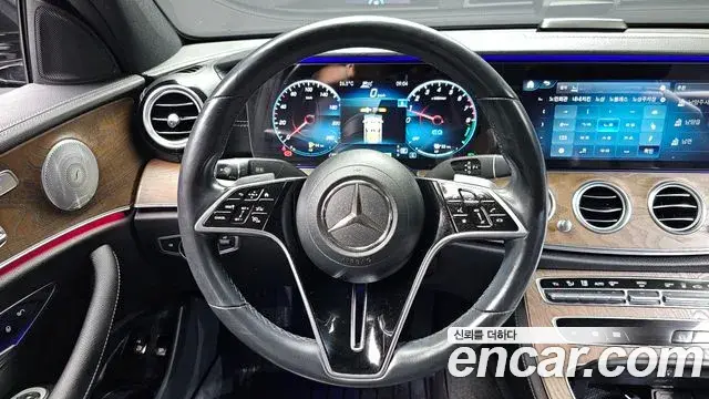 Mercedes-Benz E-Class 2020 — ფოტო 13/20