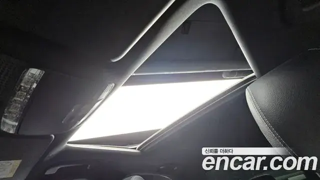 Mercedes-Benz E-Class 2020 — ფოტო 18/20