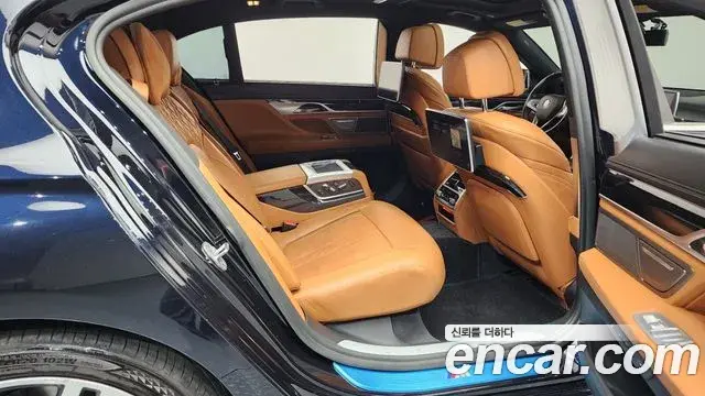 BMW 7 Series 2019 — Photo 11/20