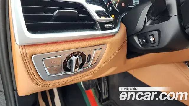 BMW 7 Series 2019 — Photo 19/20