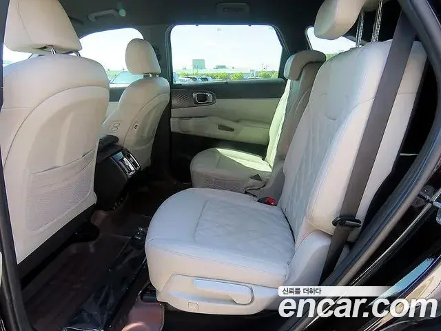 Kia Sorento 2023 — Фото 7/20