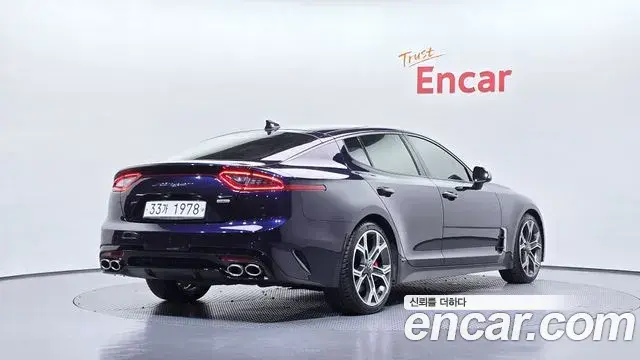 Kia Stinger 2018 — Фото 2/20