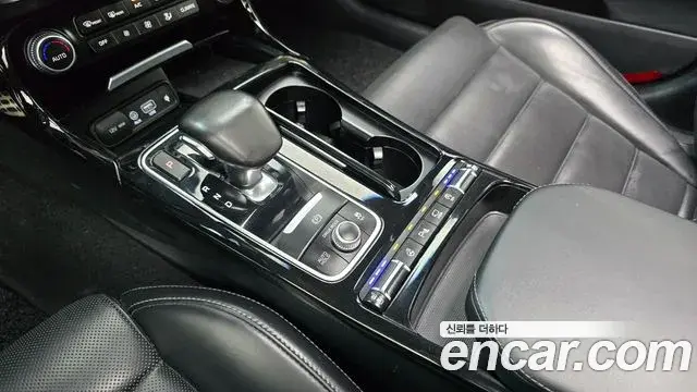 Kia Stinger 2018 — Фото 9/20