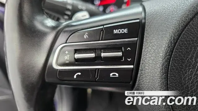 Kia Stinger 2018 — Фото 16/20