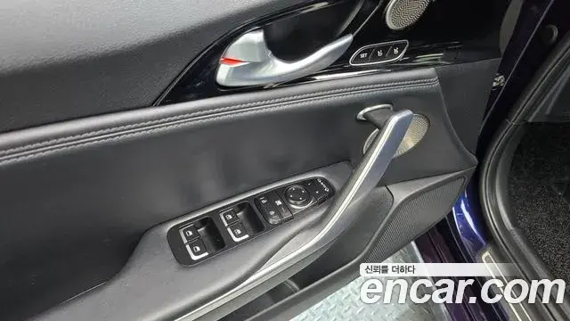 Kia Stinger 2018 — Фото 18/20